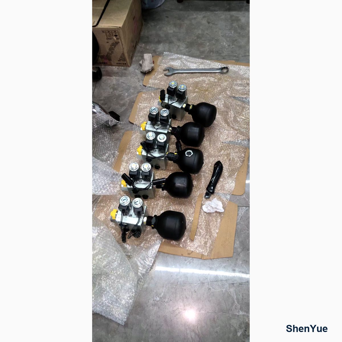 Hand Pilot Valve CGM5T120305 Kobelco part — real photo from our Guangzhou warehouse