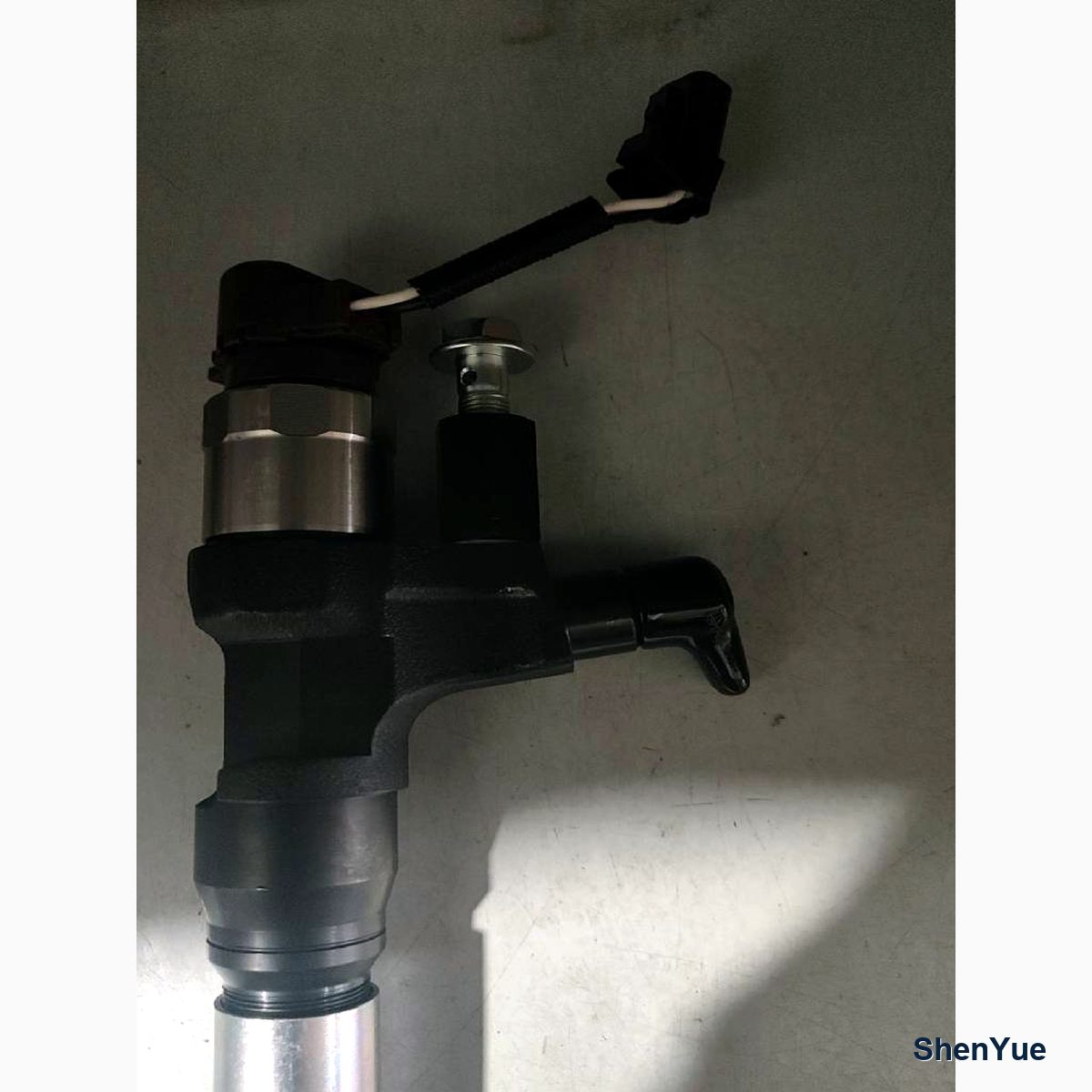 Injector Connector Cap  Kobelco part — real photo from our Guangzhou warehouse